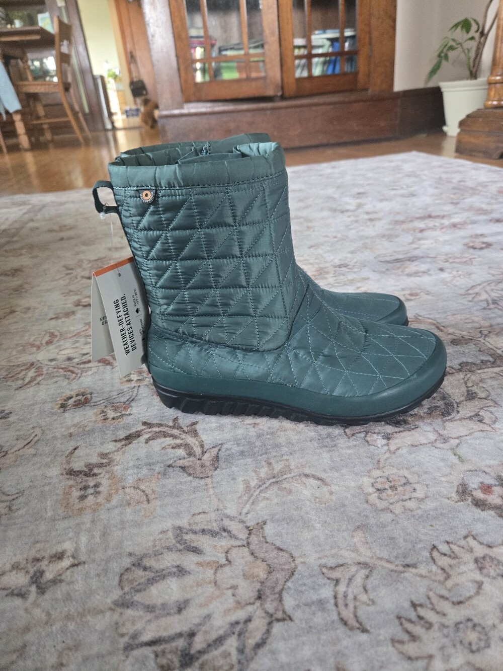BOGS Womens Snow Day II Mid Quilted Waterproof Boots Size 7 NWT